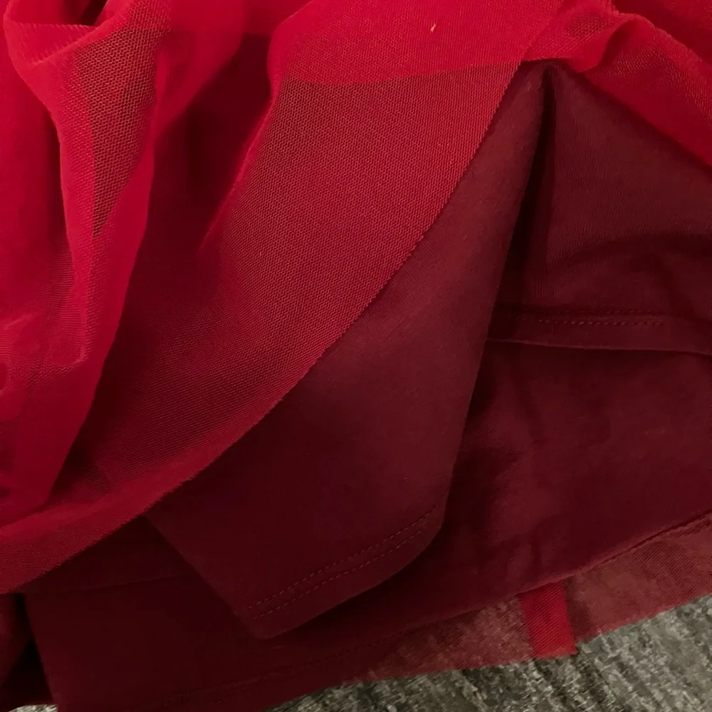 Gymboree girls soft red tulle skirt - size 5/6